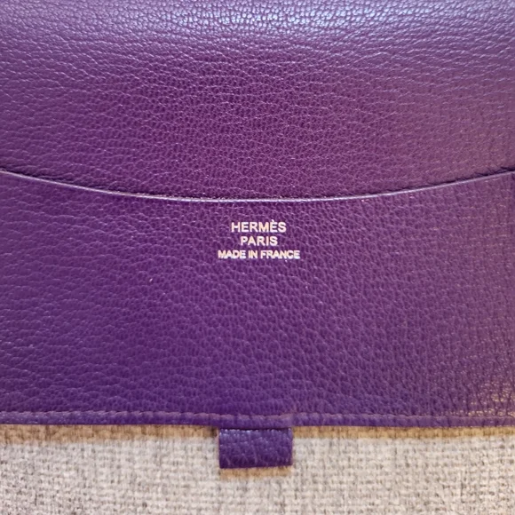 **SOLD** Hermés  agenda cover/passport holder EUC - AUTHENTIC - Picture 8 of 12